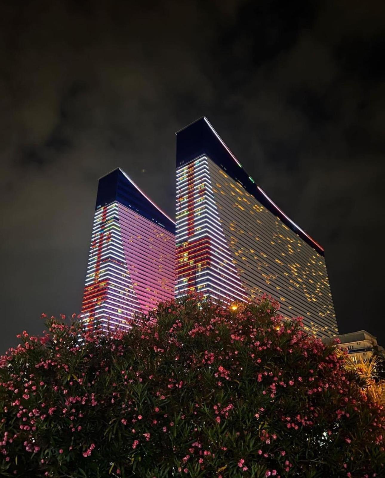 Luxury Panorama Sea View Apartment & Central Batumi Esterno foto